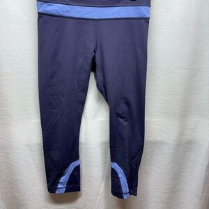 Lululemon Athletica Navy Blue Lavender Trim‎ Capri Athletic Leggings Size 6